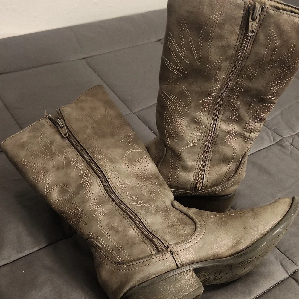 Girls Dress Boots - Picture 5 of 7